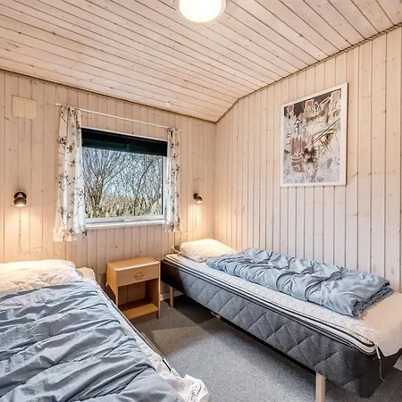 בית נופש Safina - From The Sea By Interhome *